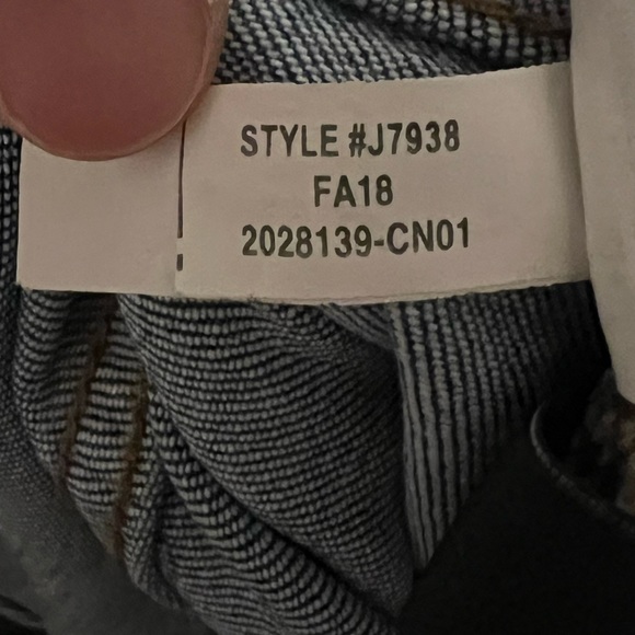 High Rise Slim Boyjean - Picture 6 of 6